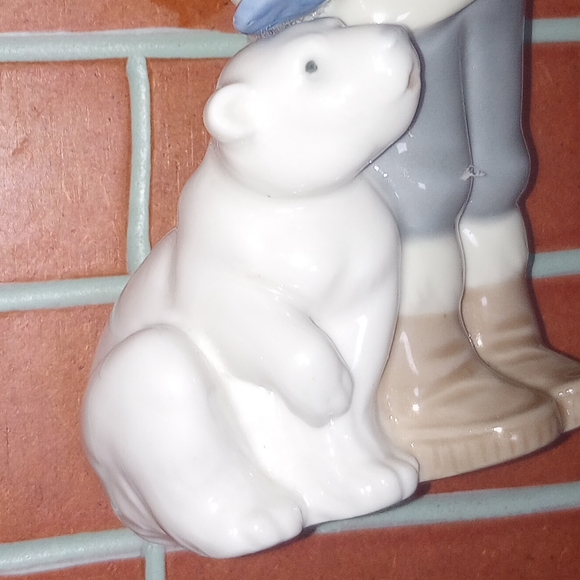 Lladro Eskimo Boy with Pet Polar Bear Porcelain Figurine (EUC) - Picture 11 of 13